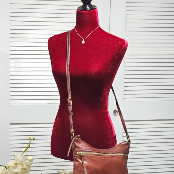 Margot Women's Cognac Leather Mary Scoop Double Zip Crossbody Bag Sz M 253 - Picture 2 of 13